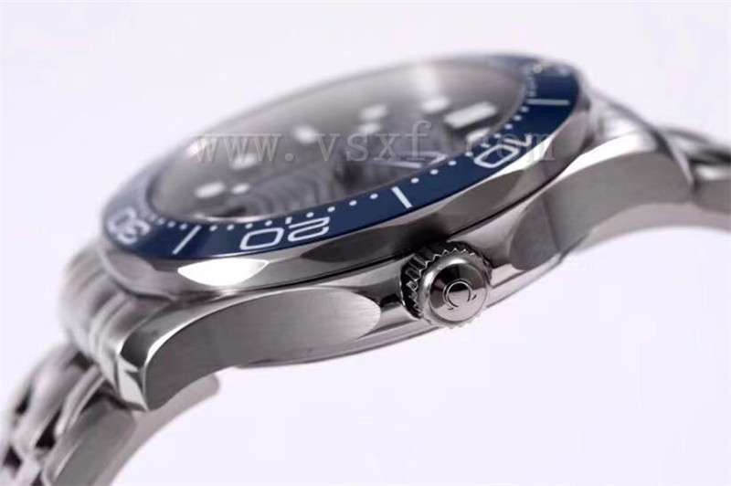 VS厂欧米茄新海马300米灰色波纹盘腕表真假对比评测插图14