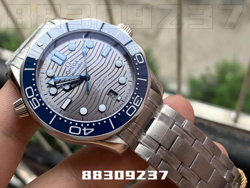 VS厂欧米茄海马300M蓝圈灰盘款复刻表V3版会不会一眼假-VS手表插图1