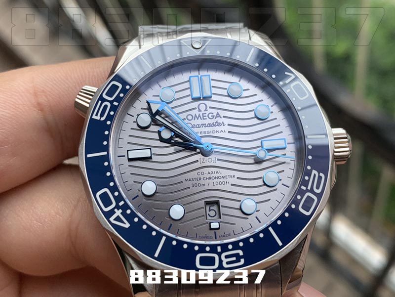 VS厂欧米茄海马300M蓝圈灰盘款复刻表V3版有破绽点吗-VS手表怎样插图1
