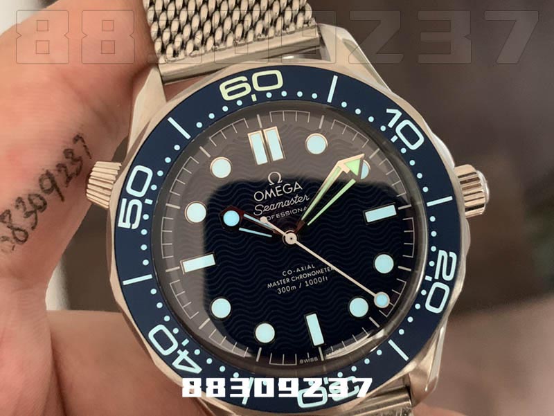 VS厂欧米茄海马系列300M詹姆斯·邦德六十周年纪念复刻腕表能过专柜检验吗插图2