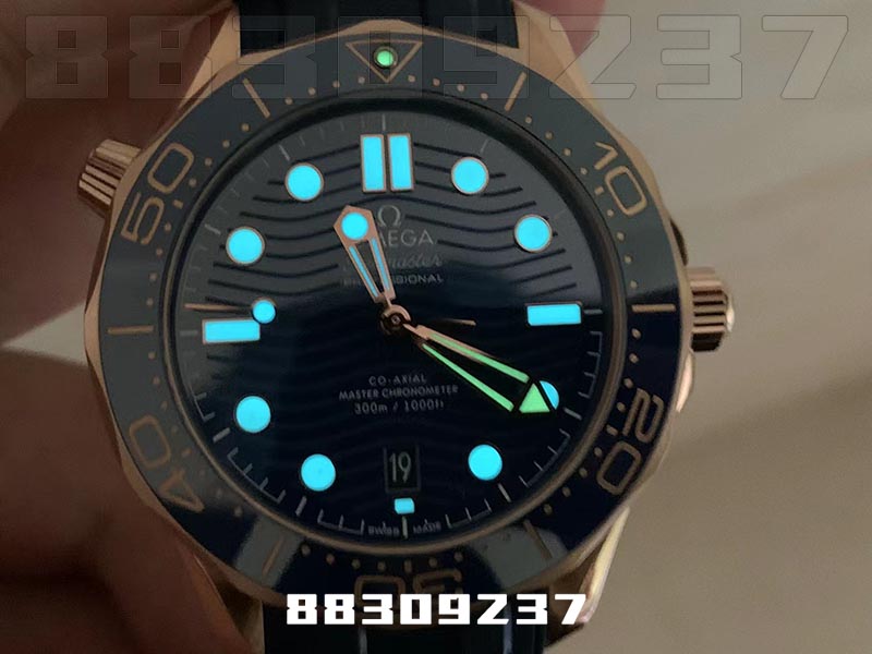 VS厂欧米茄海马300玫瑰金陶瓷蓝盘款复刻腕表做工细节如何-VS手表插图2